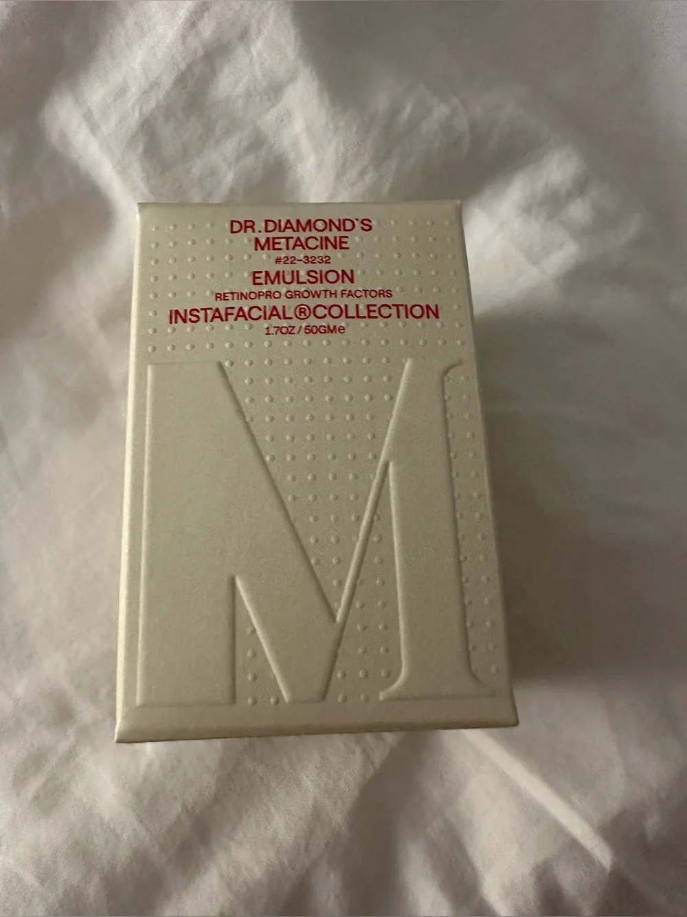 Moisturizing Emulsion — Cream with Red Accent